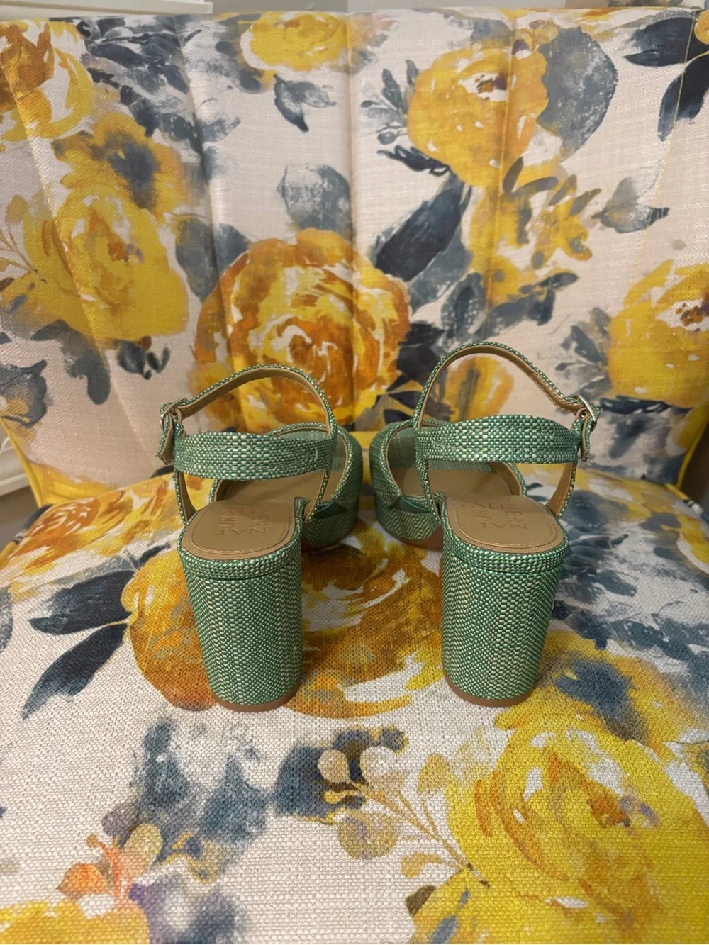 NWT Naturalizer Petra Ankle Strap Platform Sandals in Green Size 8